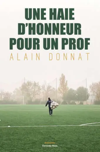Une haie d'honneur pour un prof