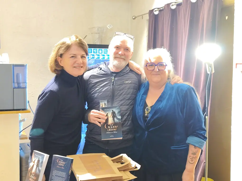 La goutte ultime - Rebecca et Liam – Image 10